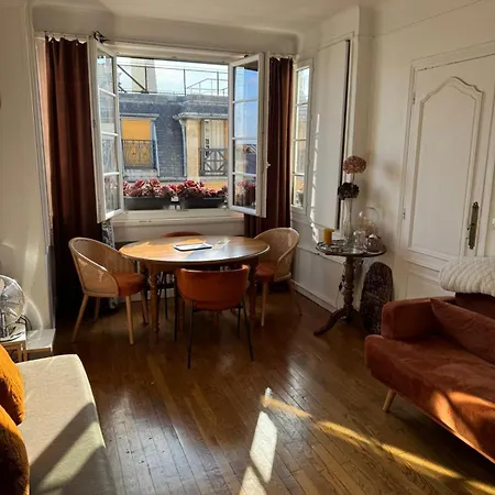 Confortable Dans Belle Capitale Paris